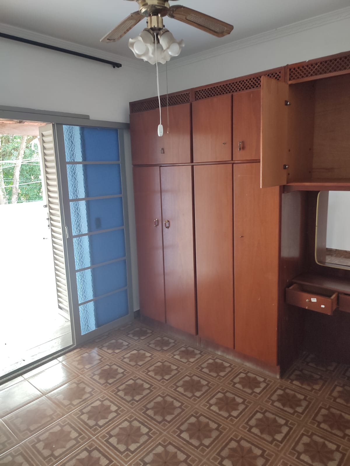 Sobrado Espaçoso em Pirituba: 3 Dorms, Edícula e o Quintal dos Seus Sonhos