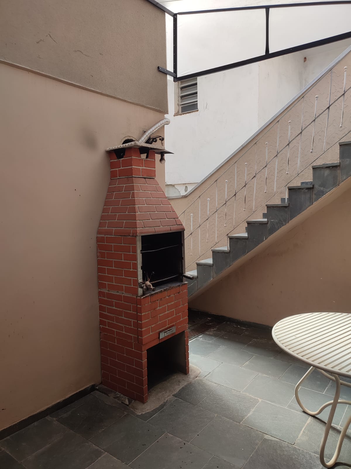 Sobrado Espaçoso em Pirituba: 3 Dorms, Edícula e o Quintal dos Seus Sonhos