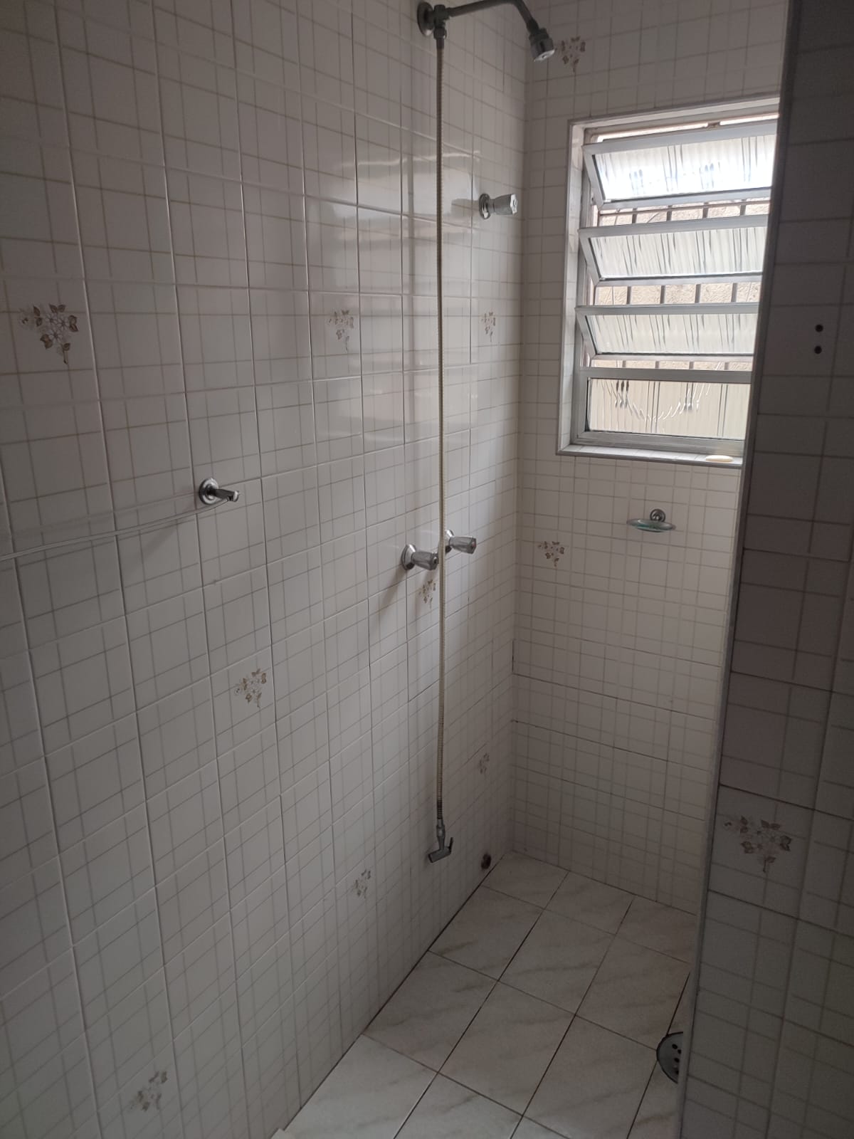 Sobrado Espaçoso em Pirituba: 3 Dorms, Edícula e o Quintal dos Seus Sonhos