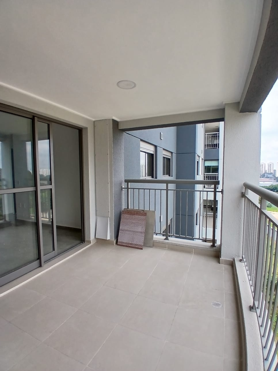 O Espaço de uma Casa com a Segurança de um Resort: 2 dormitórios com suíte no Unique Green!