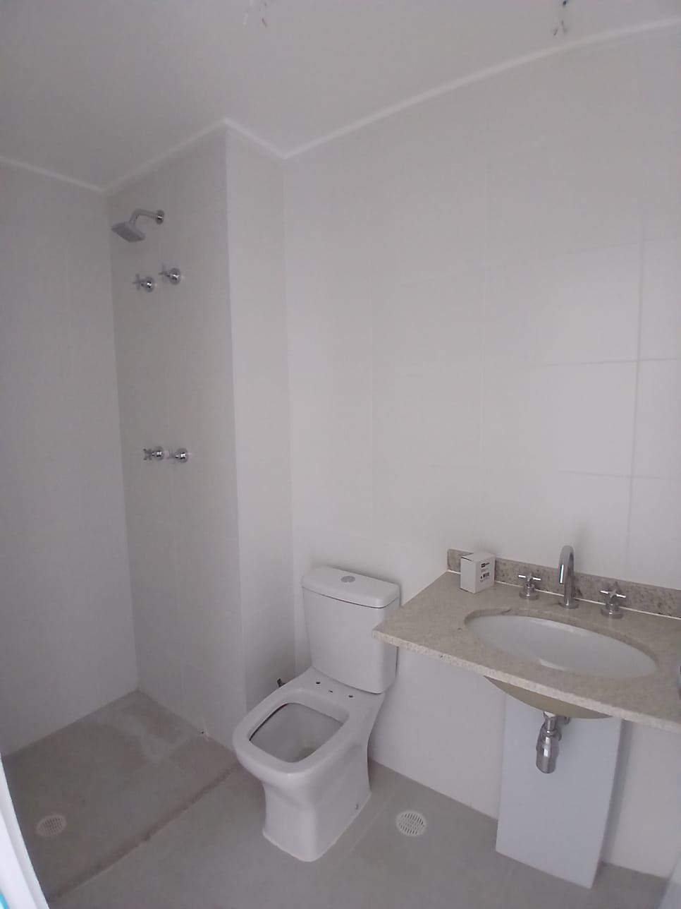O Espaço de uma Casa com a Segurança de um Resort: 2 dormitórios com suíte no Unique Green!