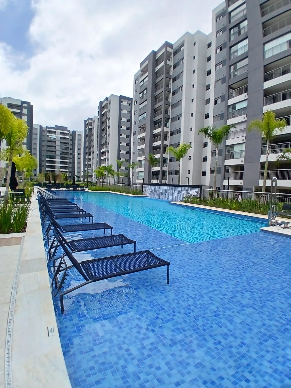 O Espaço de uma Casa com a Segurança de um Resort: 2 dormitórios com suíte no Unique Green!