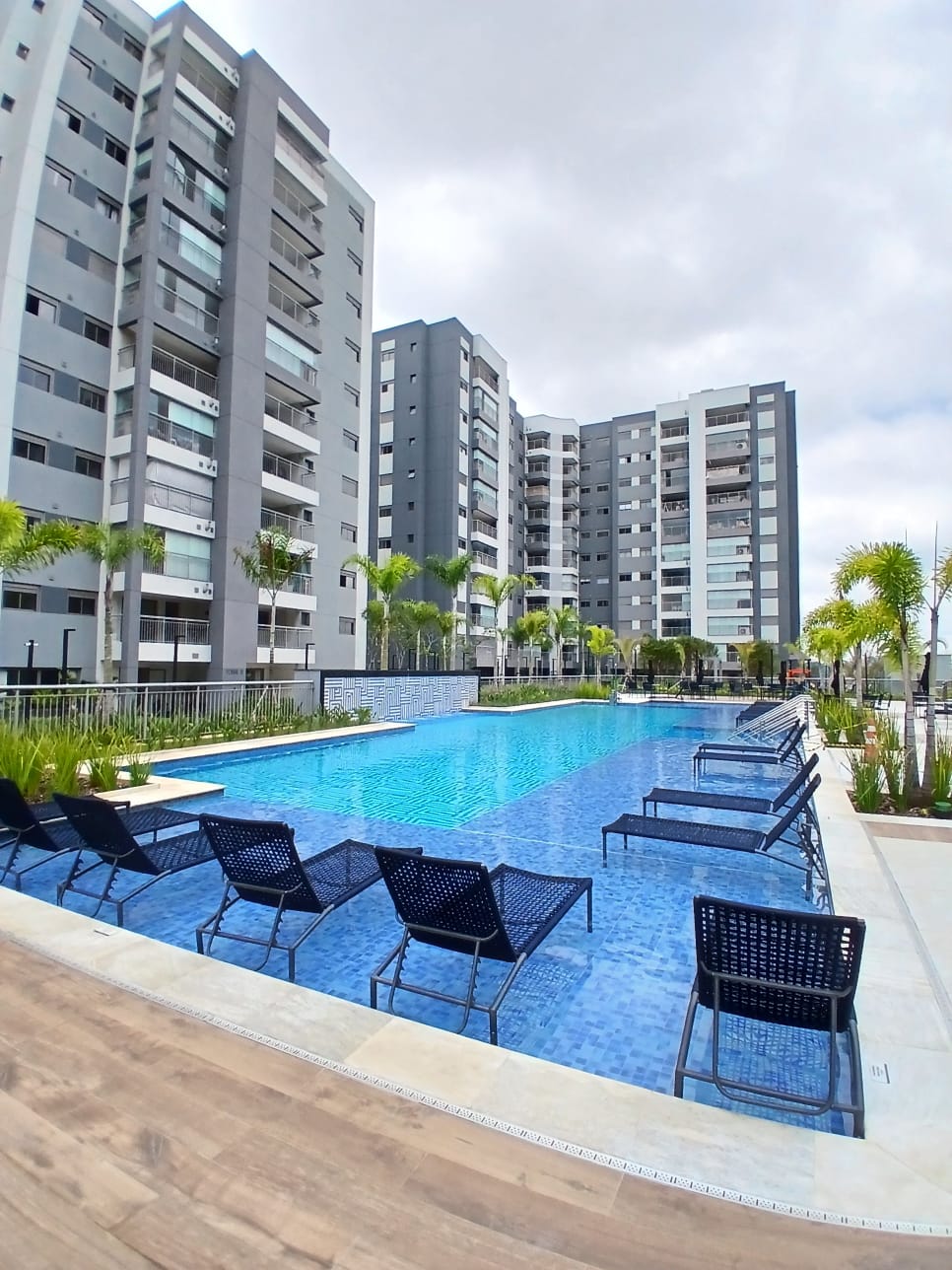 O Espaço de uma Casa com a Segurança de um Resort: 2 dormitórios com suíte no Unique Green!