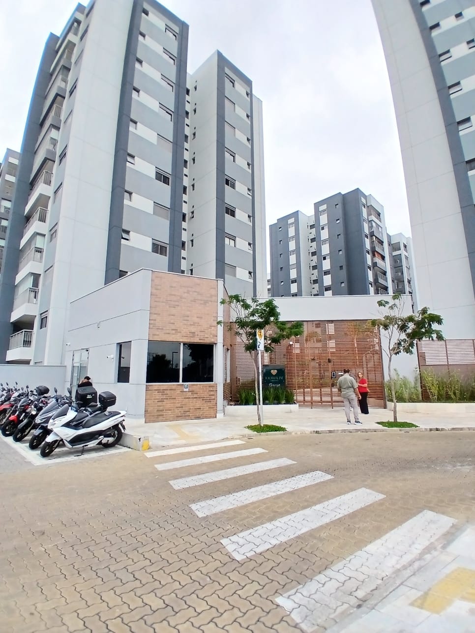 O Espaço de uma Casa com a Segurança de um Resort: 2 dormitórios com suíte no Unique Green!