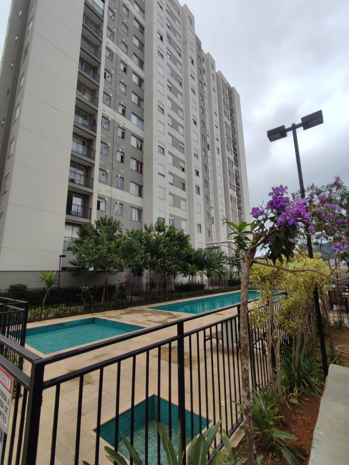 O SEU NOVO CAPÍTULO COMEÇA NO VIVAZ JARDIM PIRITUBA: CONFORTO, SEGURANÇA E LAZER DE CLUBE!