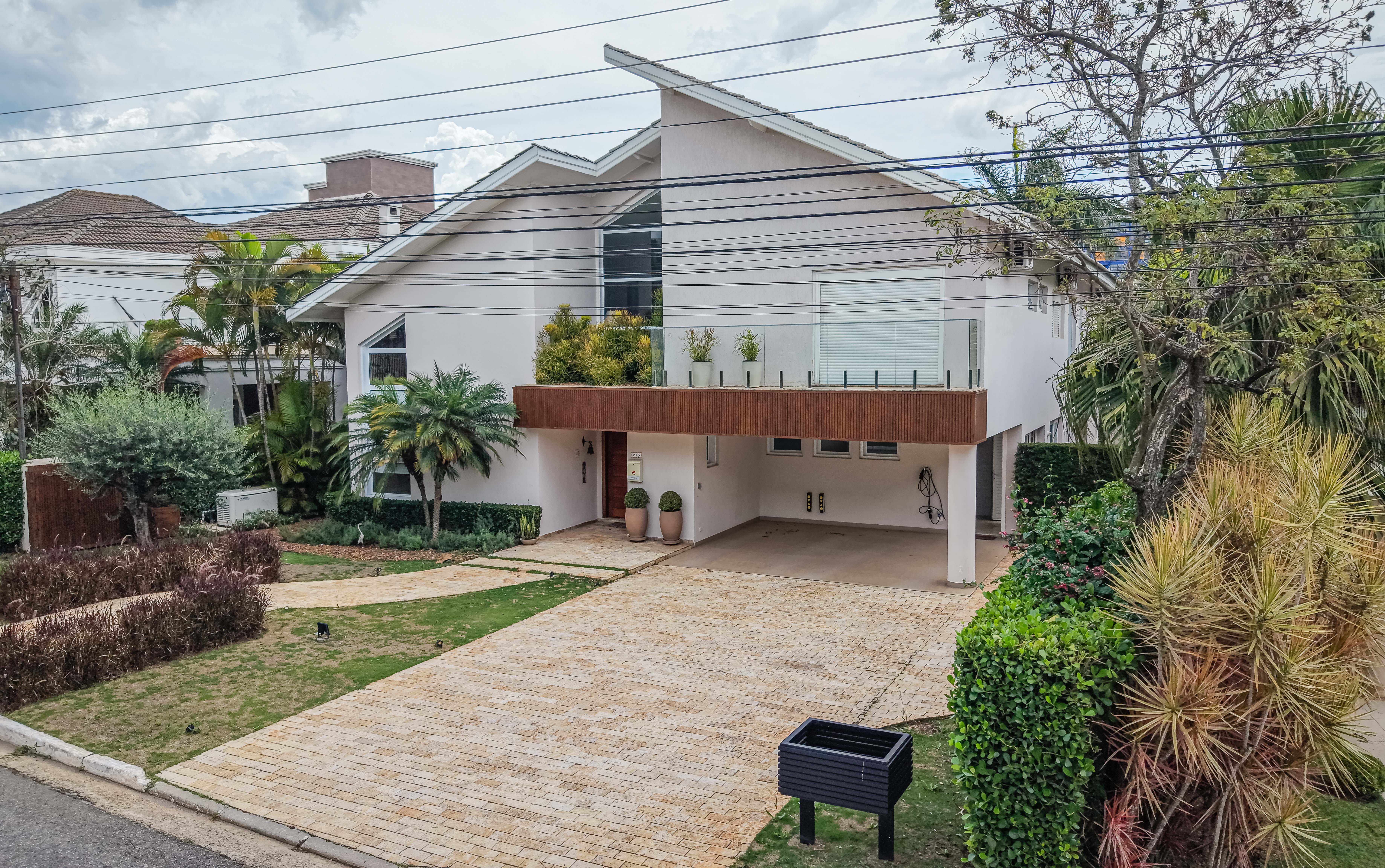 Luxo e Tecnologia no Tamboré 3: Mansão Mobiliada, 4 Suítes, Automação e Gerador 100%
