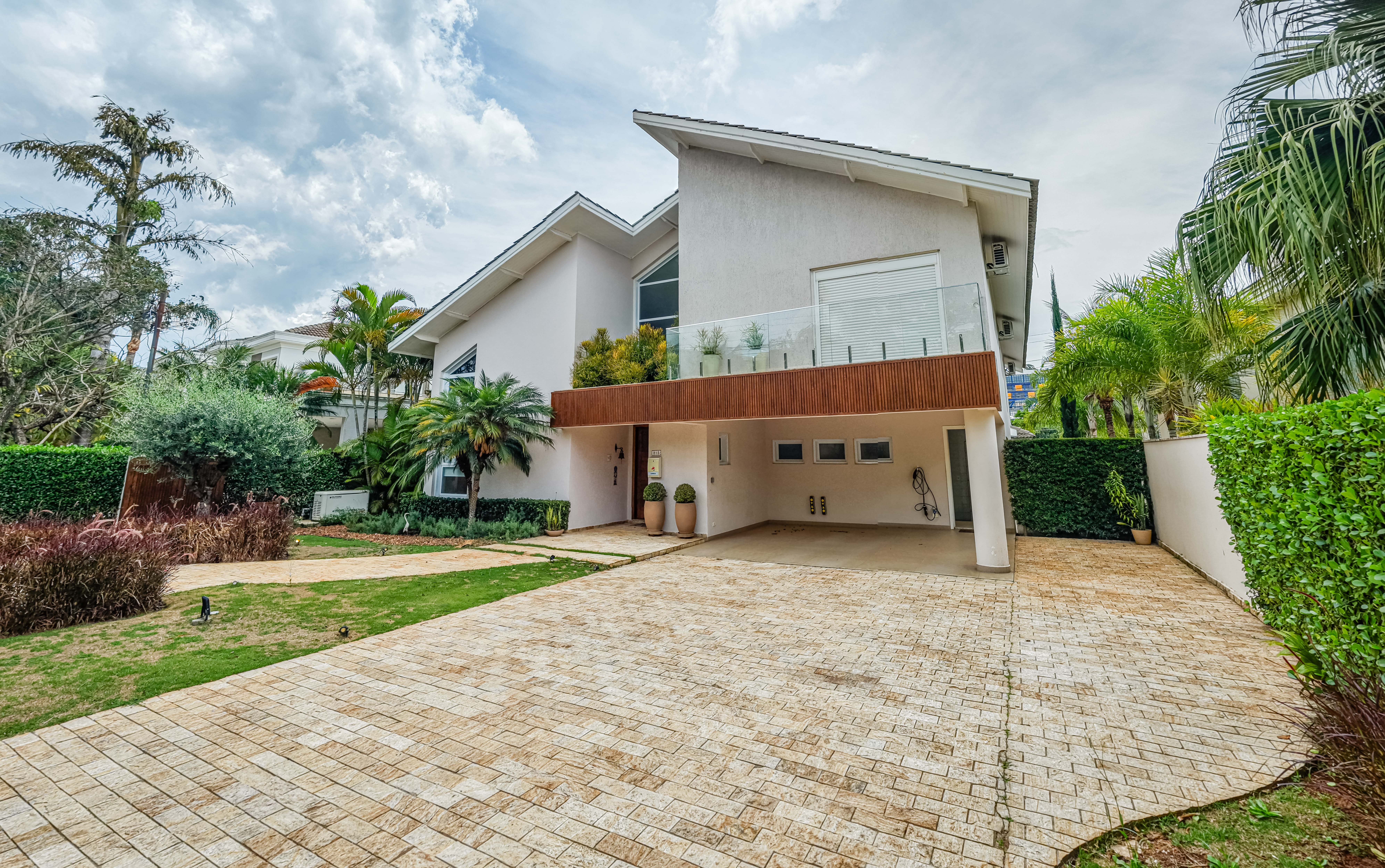 Luxo e Tecnologia no Tamboré 3: Mansão Mobiliada, 4 Suítes, Automação e Gerador 100%