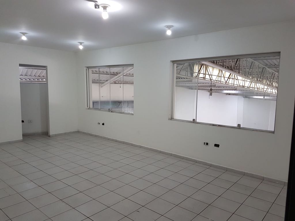 ? ESTRATÉGIA E LOGÍSTICA: GALPÃO COM ACESSO DUPLO NA VILA LEOPOLDINA