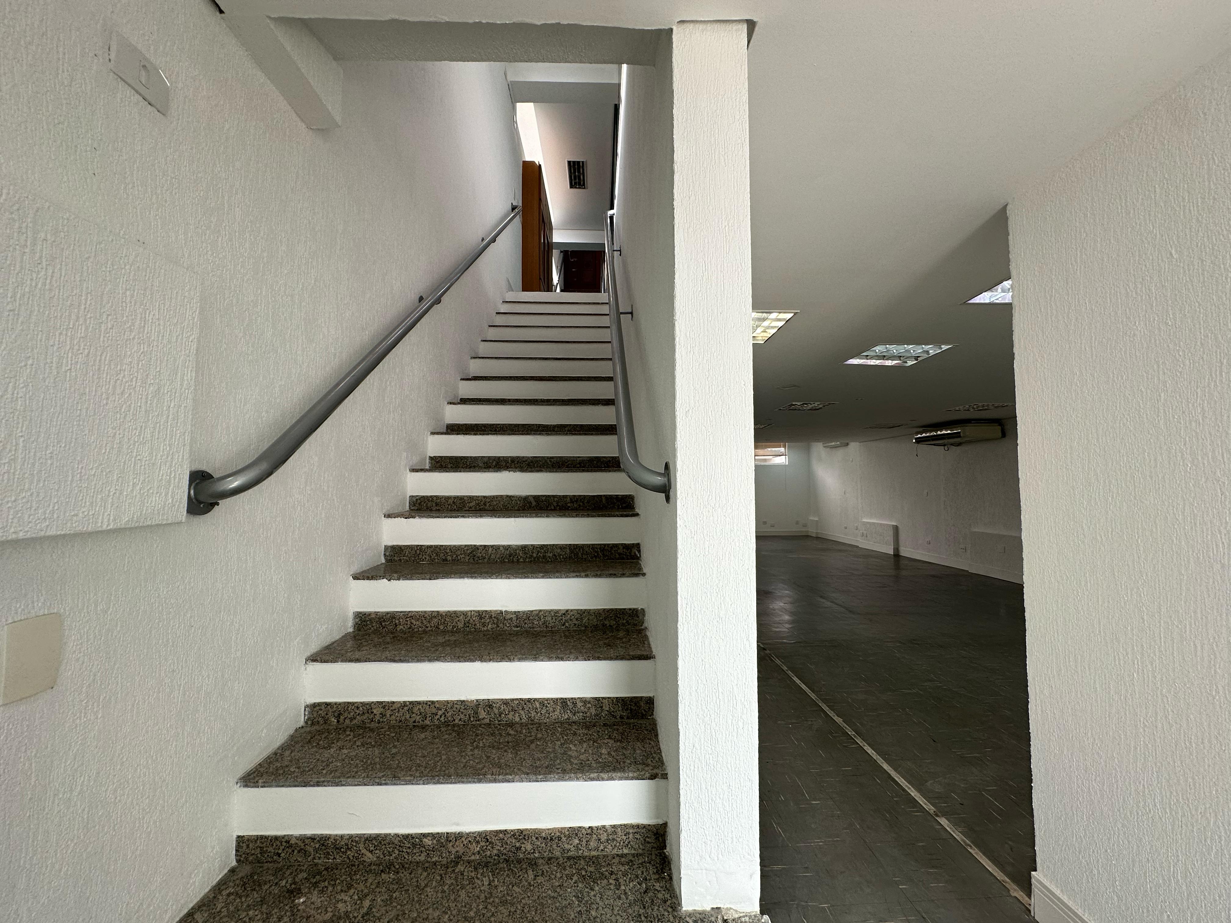 Prédio comercial Vila Vermelha