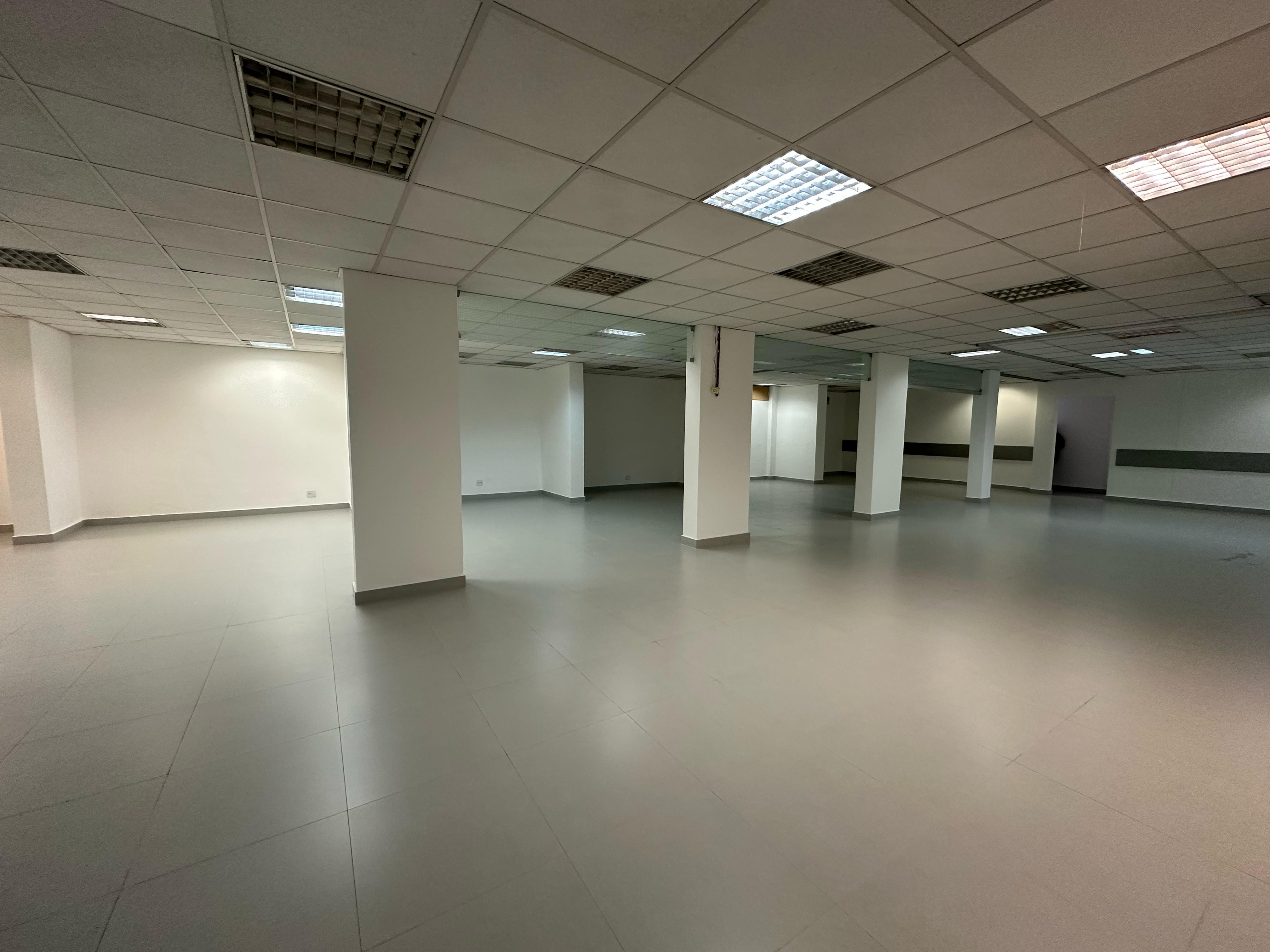 Prédio comercial Vila Vermelha