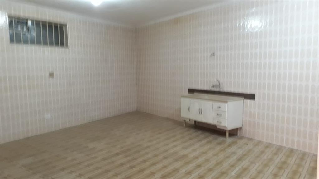 CASA 2 DORMITÓRIOS COM VAGA DE GARAGEM