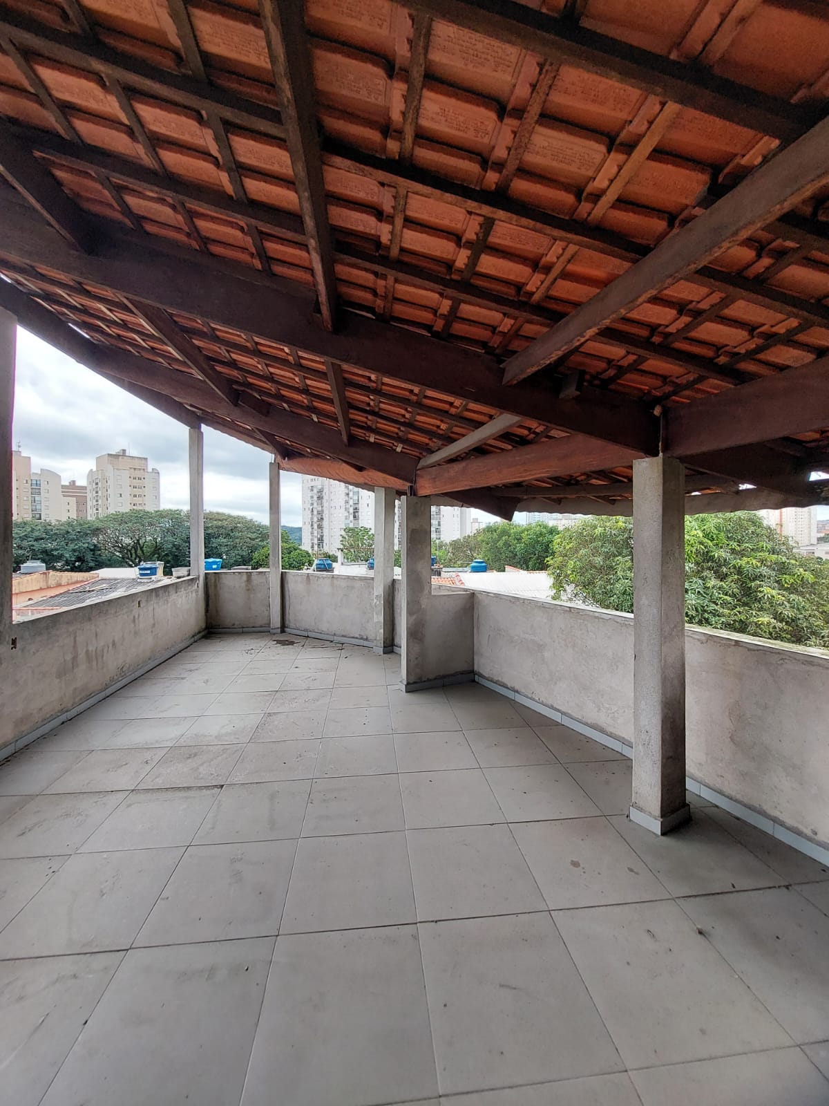 Sobrado de esquina Residencial / Comercial c/ Terraço - Próximo ao Monotrilho São Mateus e Jardim Colonial