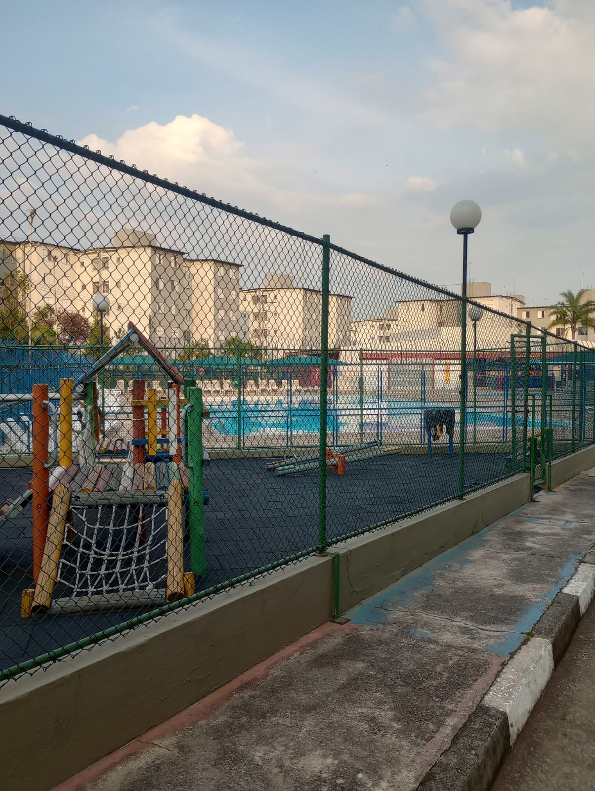 Apartamento em São Paulo com Piscina - Jardim Santa Bárbara
