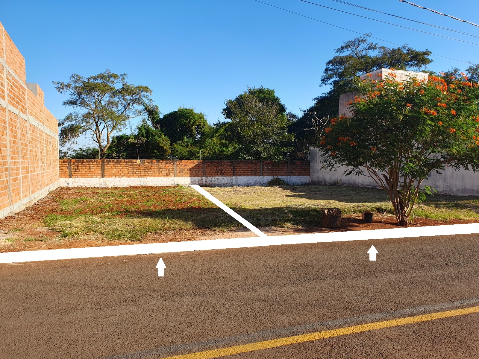 VENDE: 02 TERRENOS JUNTOS - PROXIMO A GUARITA - CONDOMÍNIO VERONA EM BRODOWSKI-SP