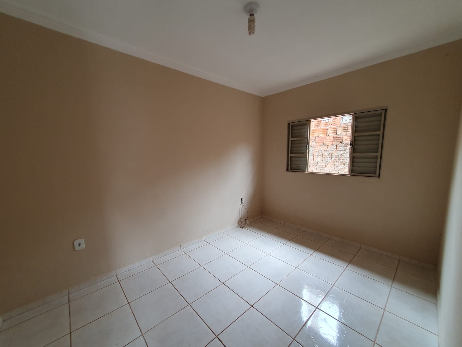 VENDE - CASA 2 DORMITÓRIOS - SUÍTE - RESIDENCIAL LASCALA - BRODOWSKI 