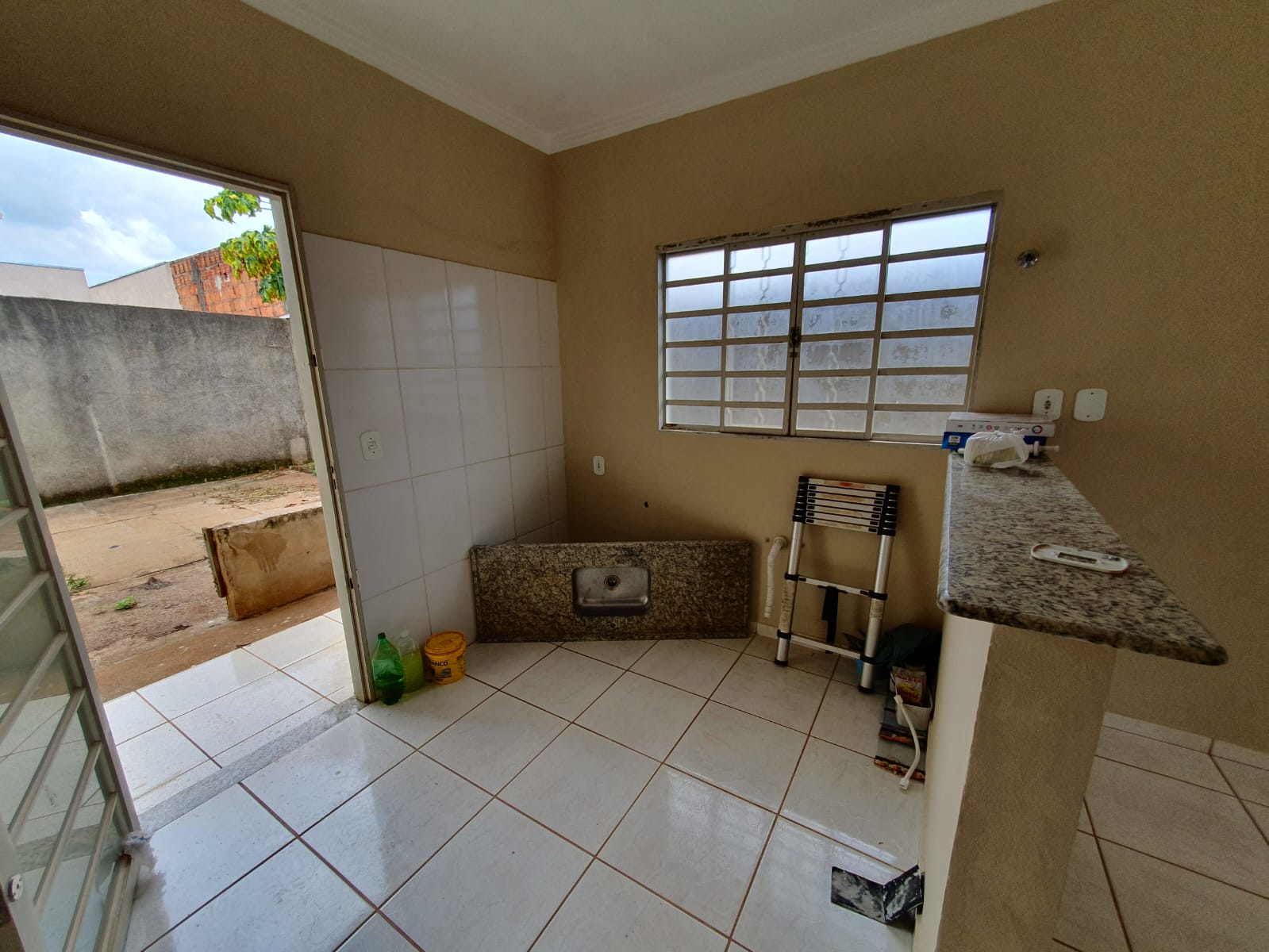 VENDE - CASA 2 DORMITÓRIOS - SUÍTE - RESIDENCIAL LASCALA - BRODOWSKI 