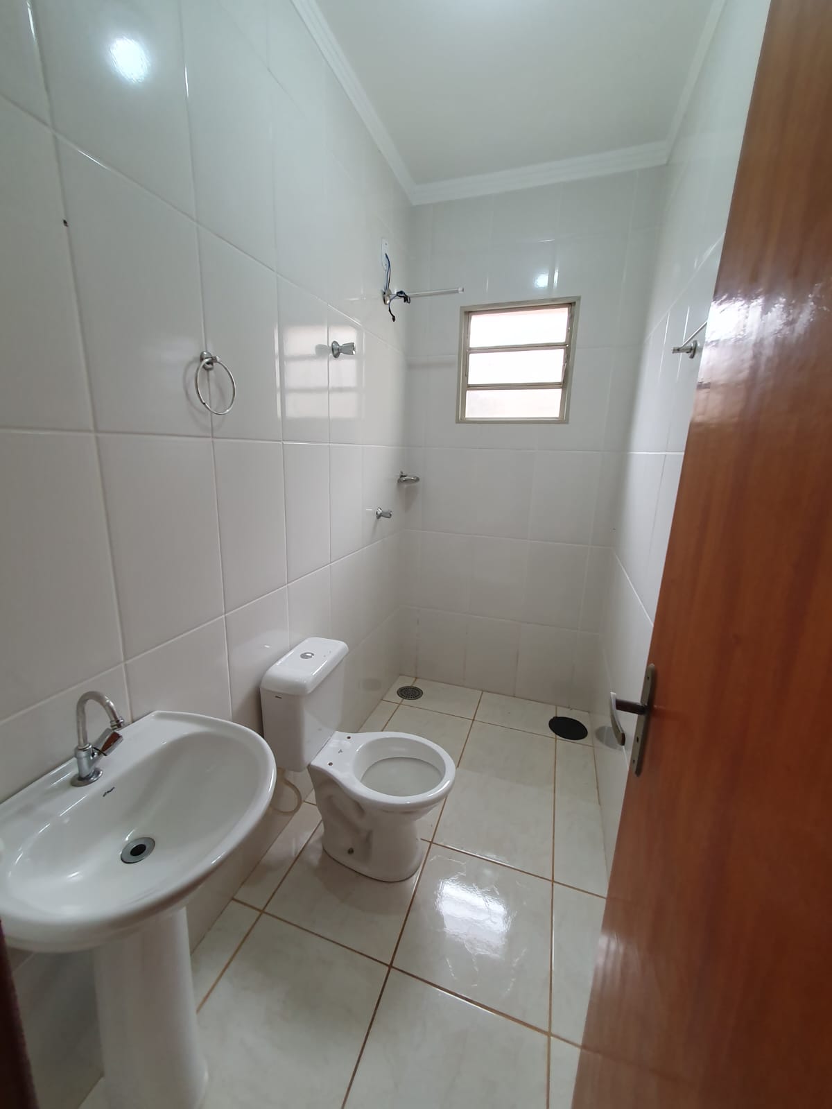 VENDE - CASA 2 DORMITÓRIOS - SUÍTE - RESIDENCIAL LASCALA - BRODOWSKI 