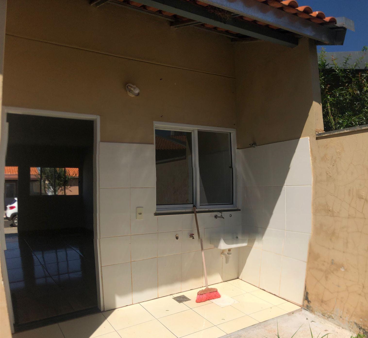 VENDE: CASA 02 DORMITÓRIOS - CONDOMÍNIO TOPÁZIO - BRODOWSKI (Brodosqui)-SP.