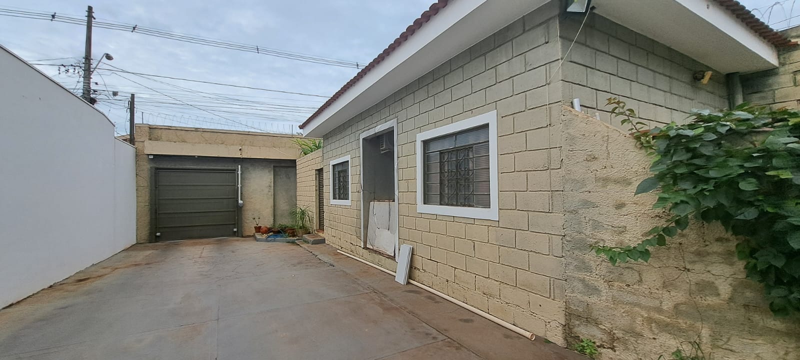 VENDE: CASA NO MONTE ALEGRE - RIBEIRÃO PRETO-SP