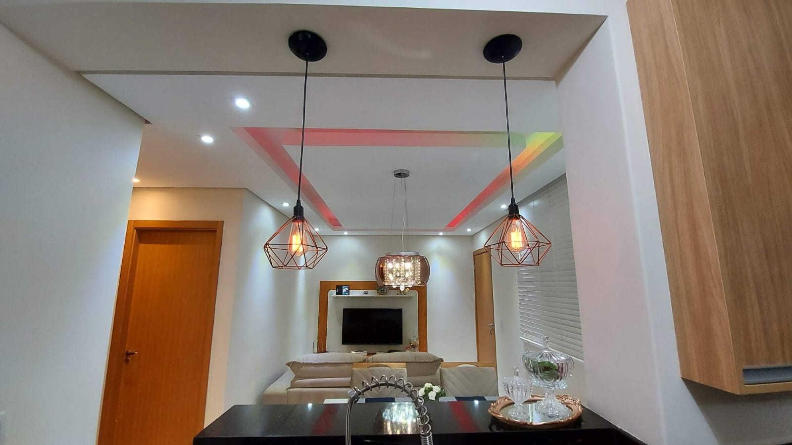 VENDE: APARTAMENTO - CONDOMÍNIO REINO DA INGLATERA - RIBEIRÃO PRETO-SP