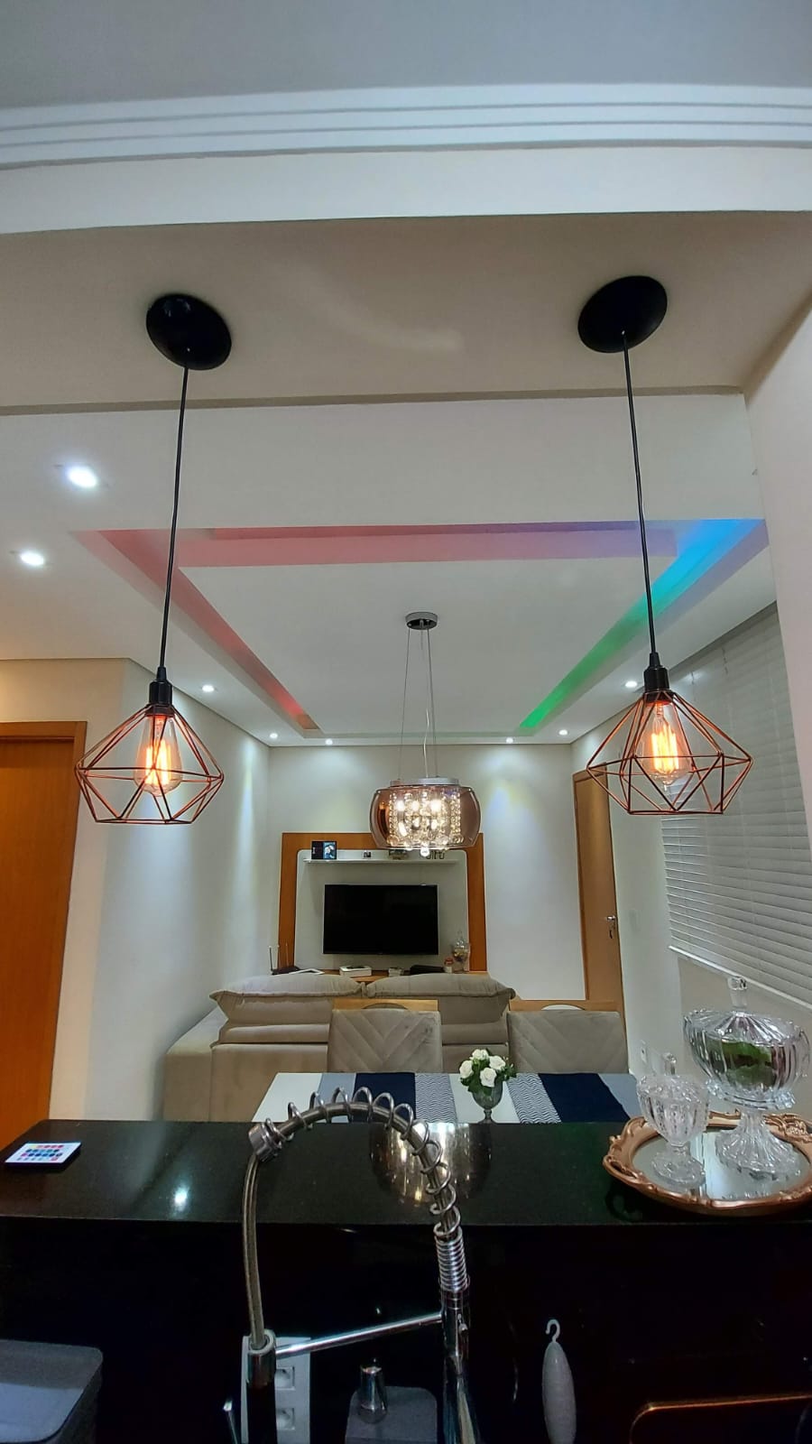 VENDE: APARTAMENTO - CONDOMÍNIO REINO DA INGLATERA - RIBEIRÃO PRETO-SP