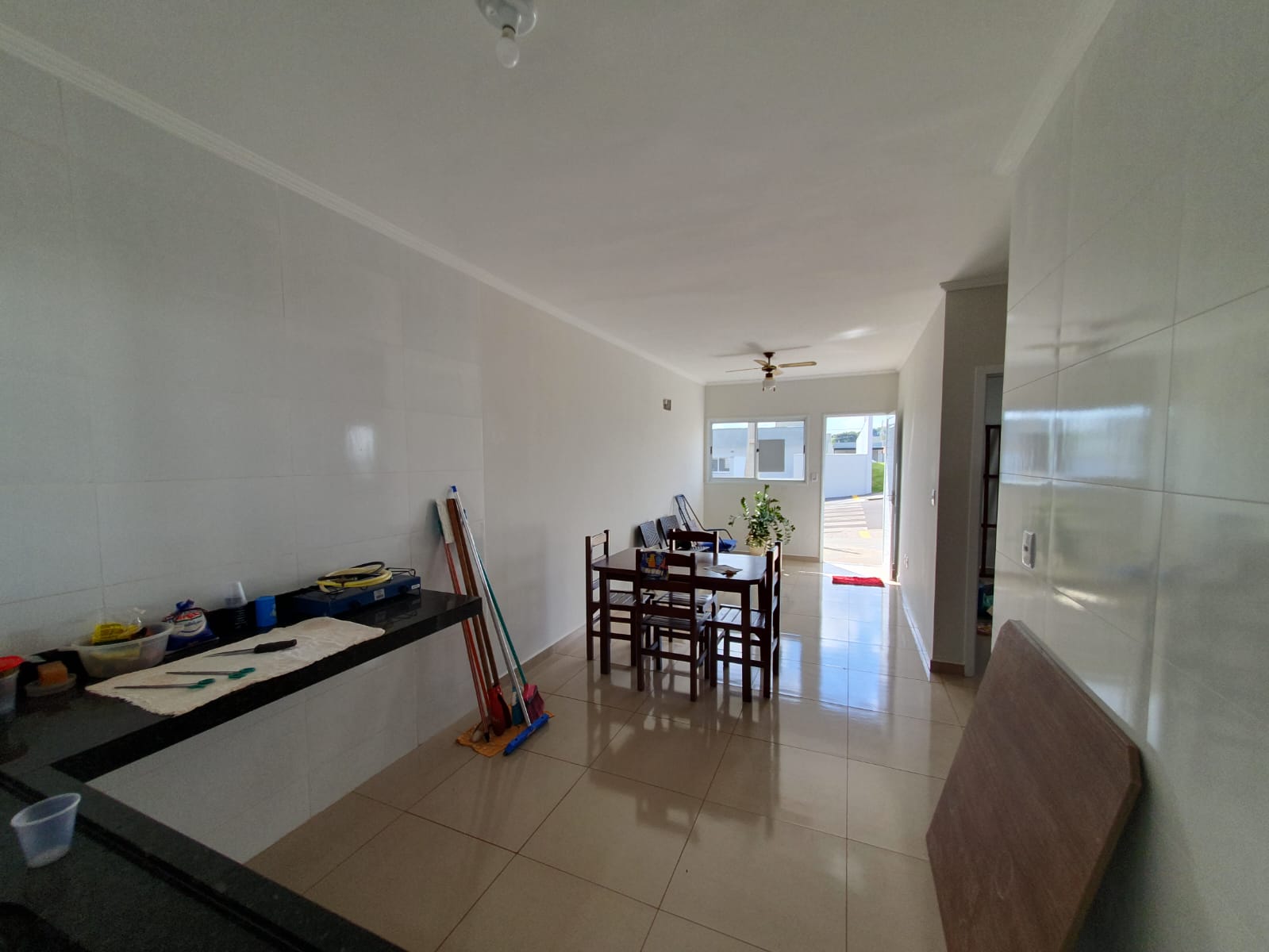 VENDIDO PELA SUELI HAUS IMÓVEIS - CASA 02 DORMITÓRIOS 01 SUÍTE - CONDOMÍNIO JADE - BRODOWSKI-SP