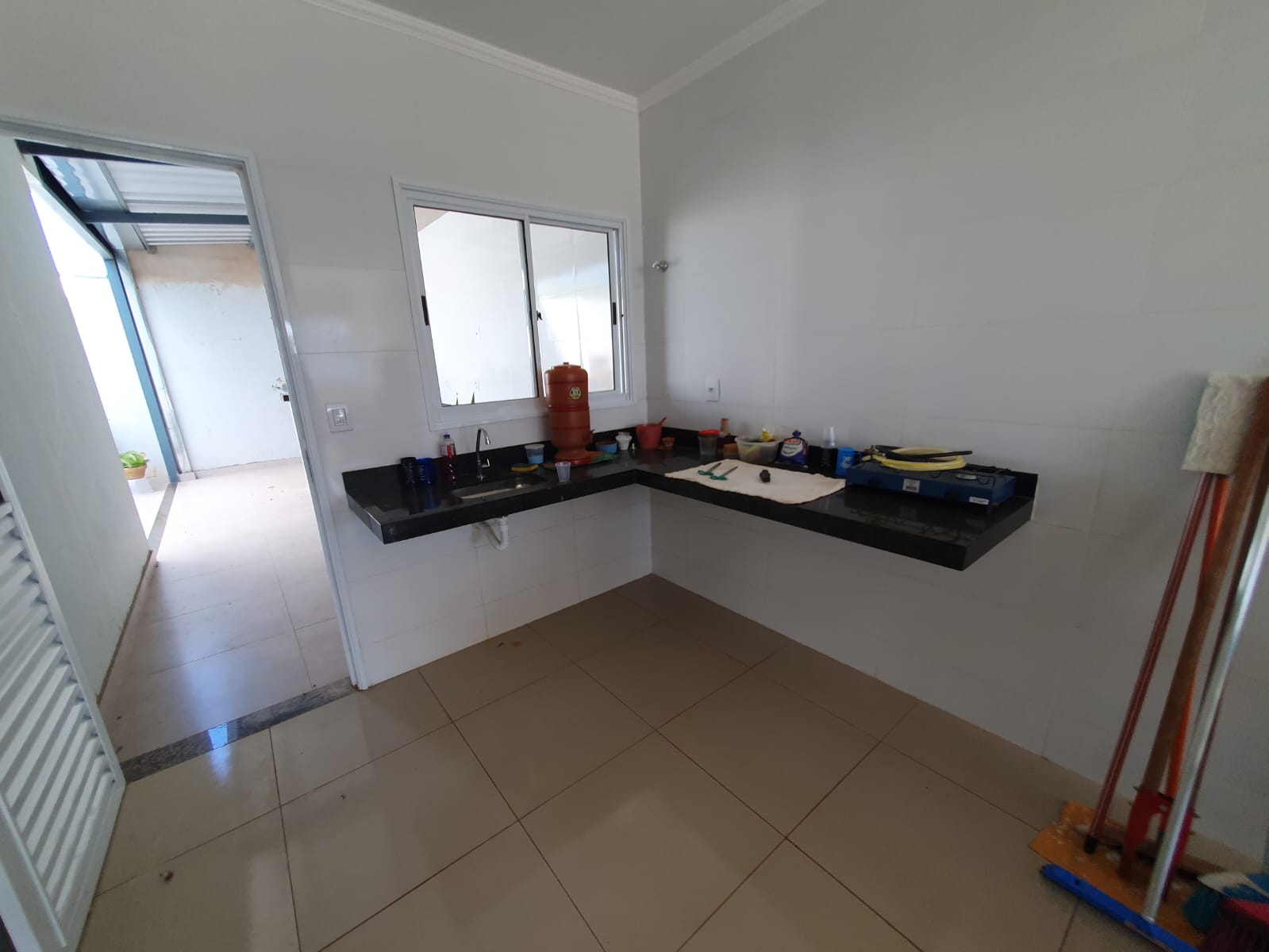VENDIDO PELA SUELI HAUS IMÓVEIS - CASA 02 DORMITÓRIOS 01 SUÍTE - CONDOMÍNIO JADE - BRODOWSKI-SP