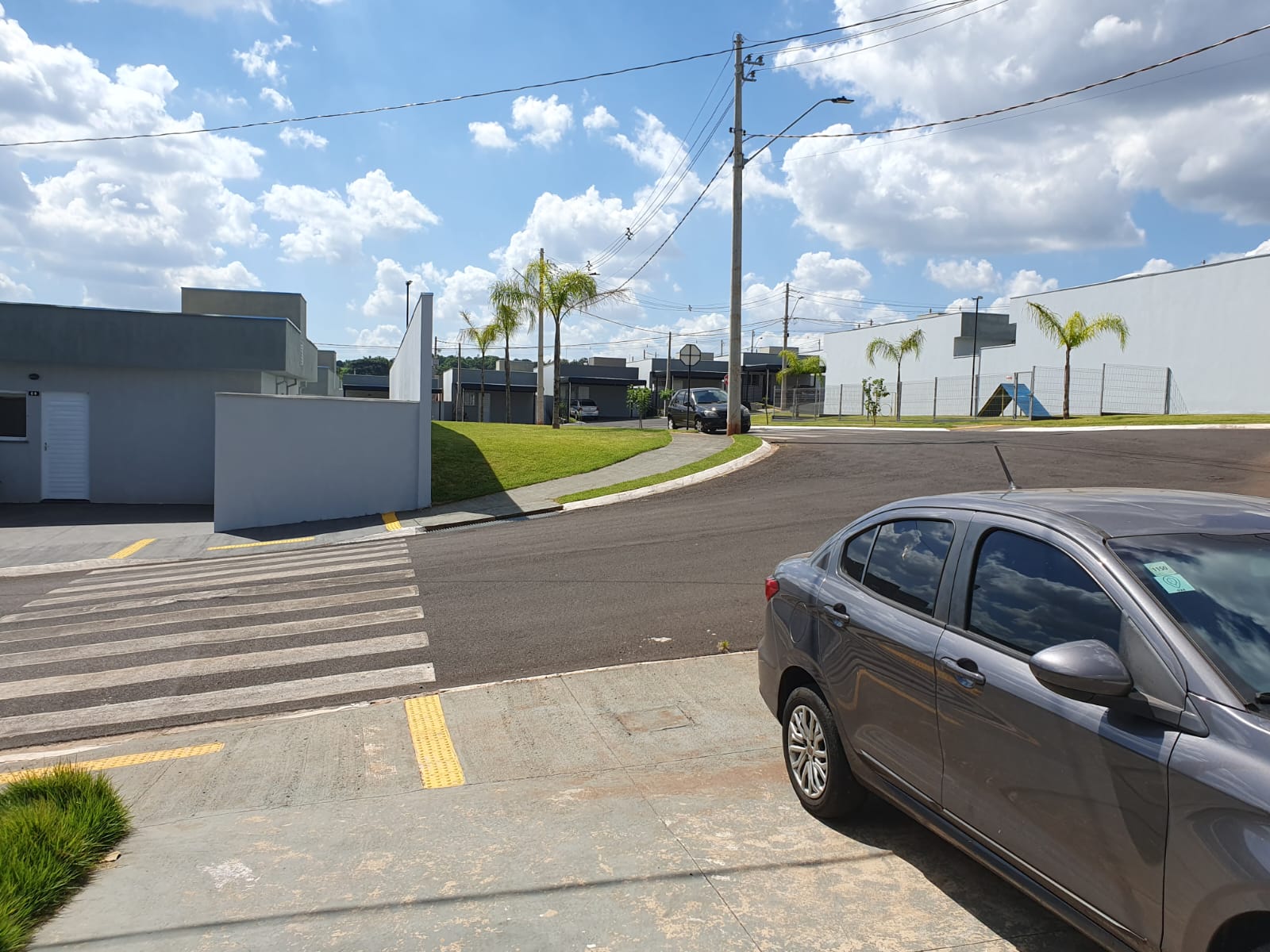 VENDIDO PELA SUELI HAUS IMÓVEIS - CASA 02 DORMITÓRIOS 01 SUÍTE - CONDOMÍNIO JADE - BRODOWSKI-SP