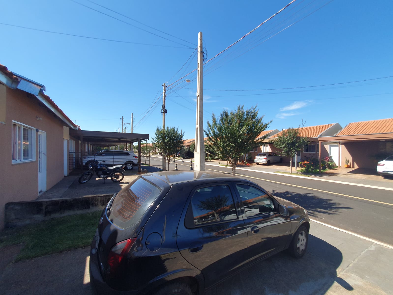 VENDE - CASA 2 DORMITÓRIOS - CONDOMINIO TOPÁZIO - BRODOWSKI 