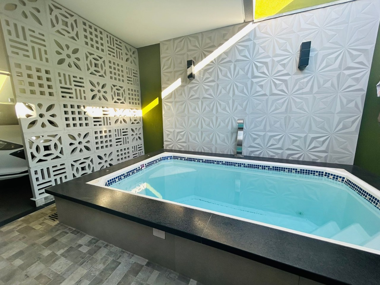 VENDE: CASA 03 DORMITÓRIOS - OFURÔ - CENTRO - BRODOWSKI-SP.