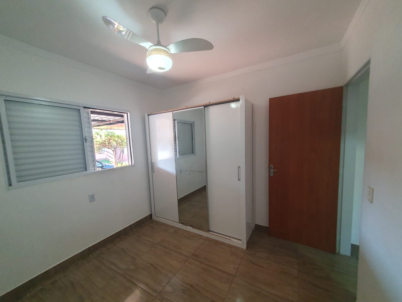 VENDE: CASA 02 DORMITÓRIOS - CONDOMINIO MARIA DO CARMO MACIEL - BRODOWSKI-SP