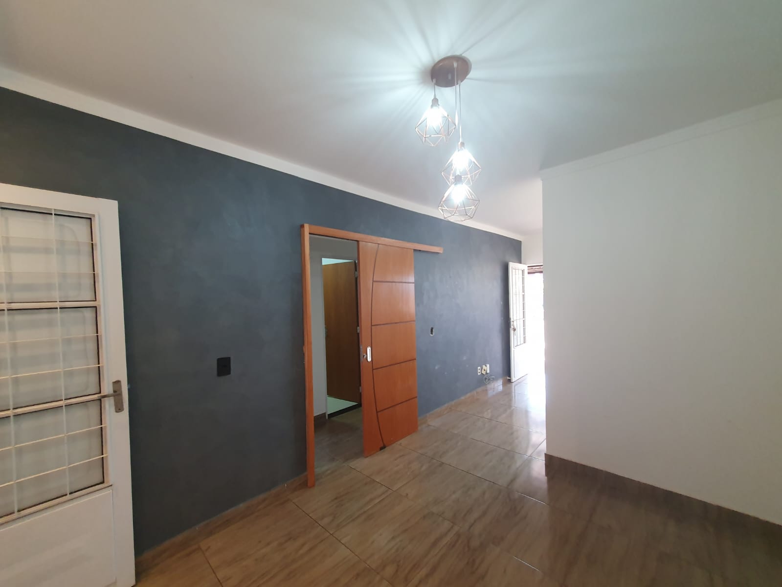 VENDE: CASA 02 DORMITÓRIOS - CONDOMINIO MARIA DO CARMO MACIEL - BRODOWSKI-SP