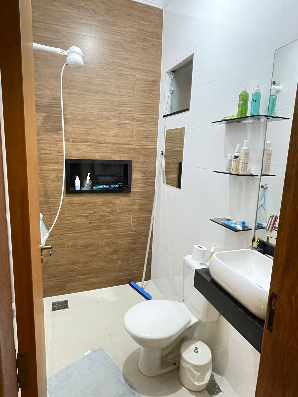 VENDE: CASA 02 DORMITÓRIOS  - RESIDENCIAL BOM JARDIM - BRODOWSKI-SP.
