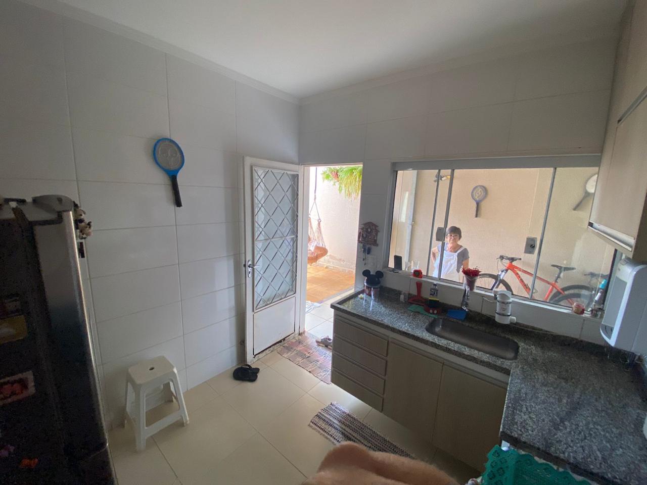 VENDE - CASA CONDOMÍNIO RUBI - 3 DORMITÓRIOS - EM BRODOWSKI-SP. brodosqui