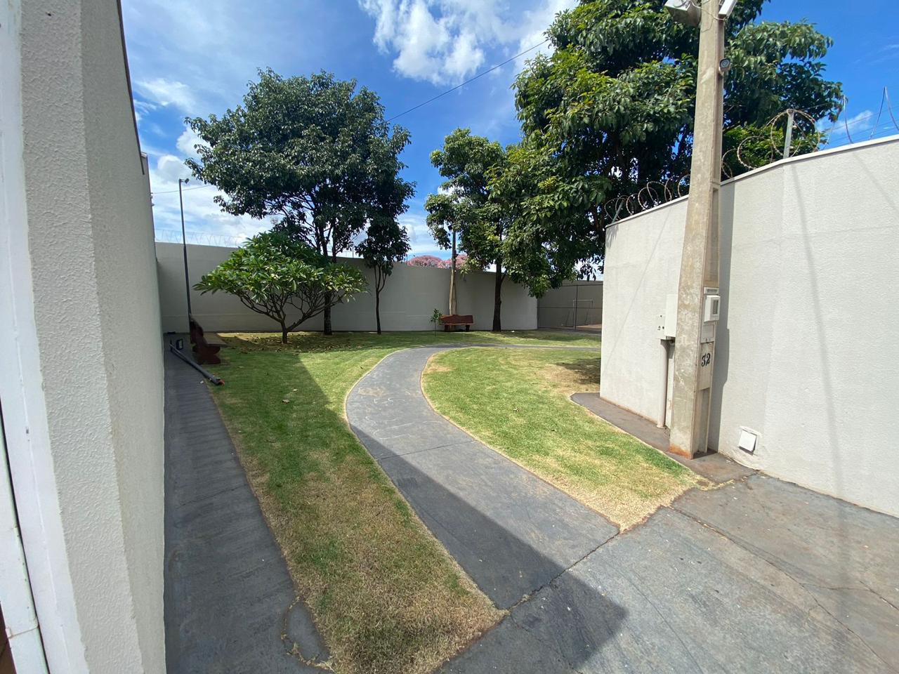 VENDE - CASA CONDOMÍNIO RUBI - 3 DORMITÓRIOS - EM BRODOWSKI-SP. brodosqui