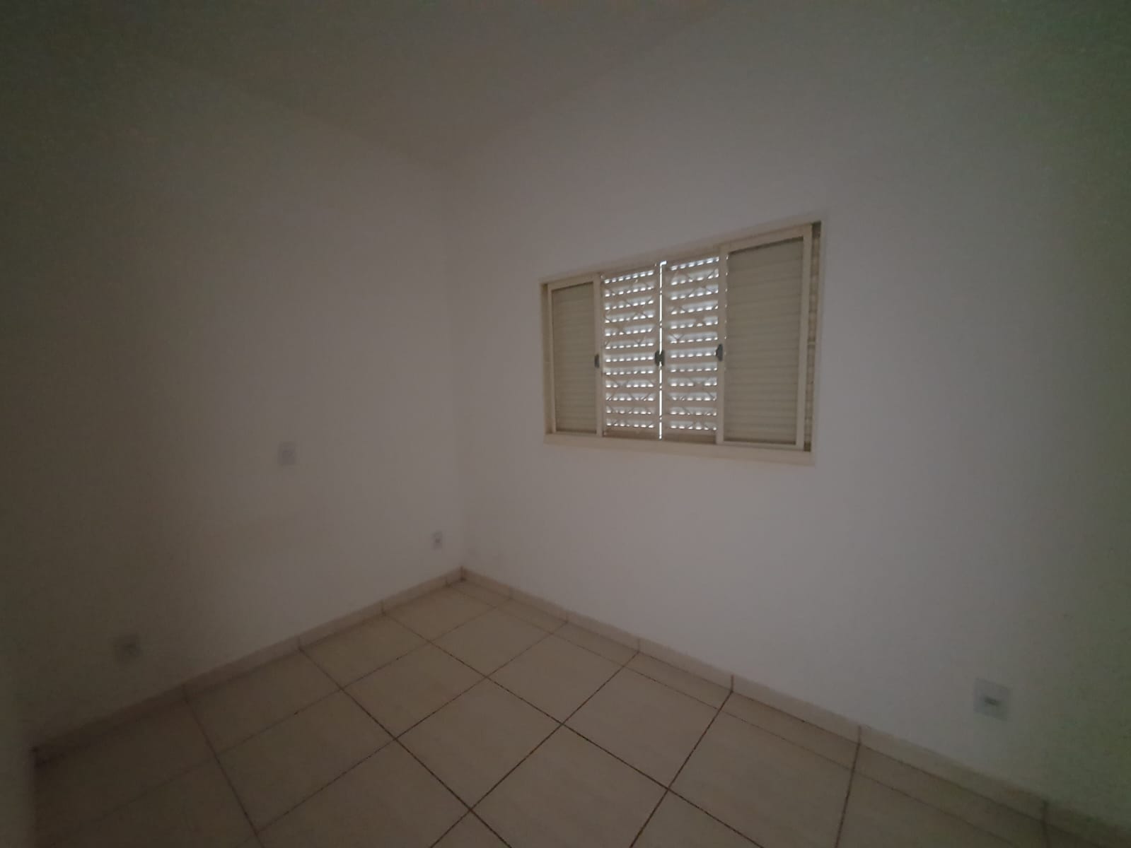VENDE - CASA 02 QUARTOS - RESIDENCIAL BOM JARDIM - EM BRODOWSKI-SP.