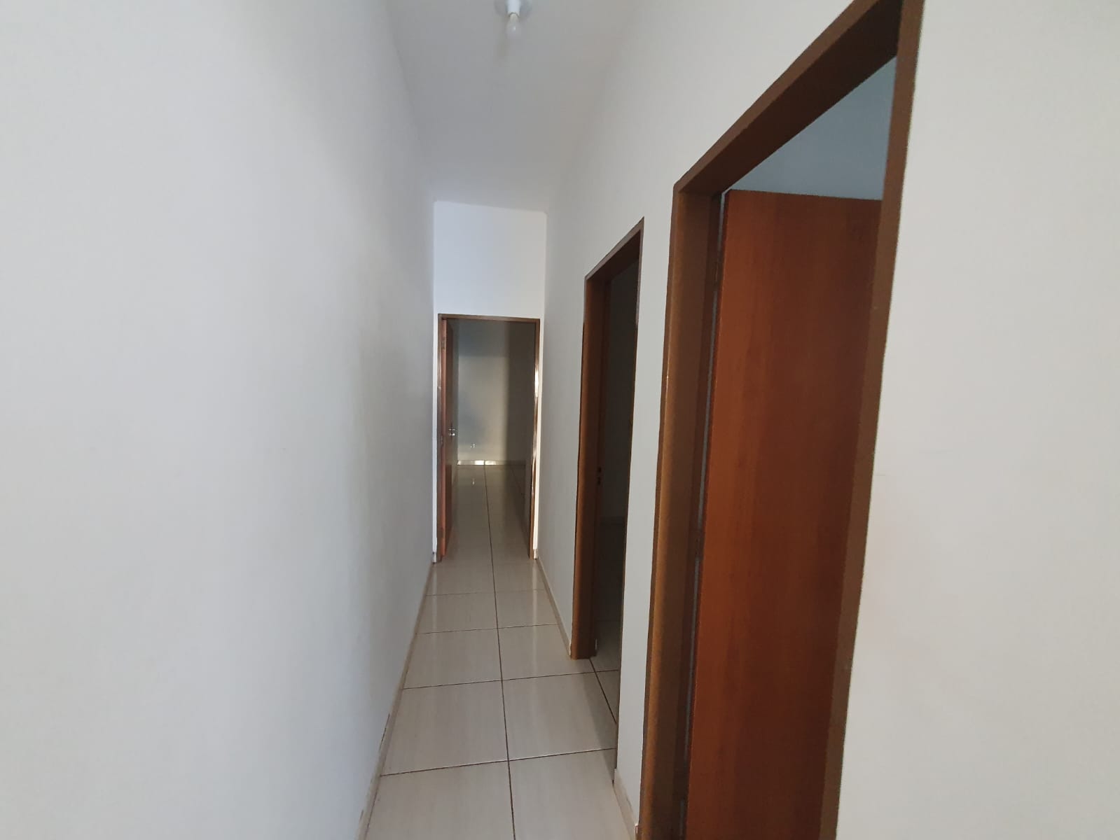 VENDE - CASA 02 QUARTOS - RESIDENCIAL BOM JARDIM - EM BRODOWSKI-SP.