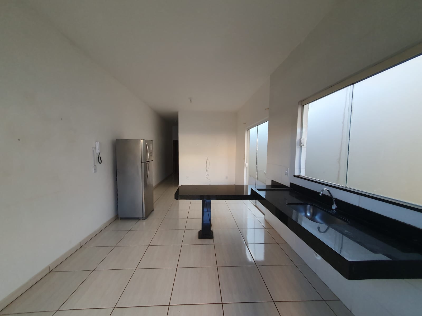 VENDE - CASA 02 QUARTOS - RESIDENCIAL BOM JARDIM - EM BRODOWSKI-SP.