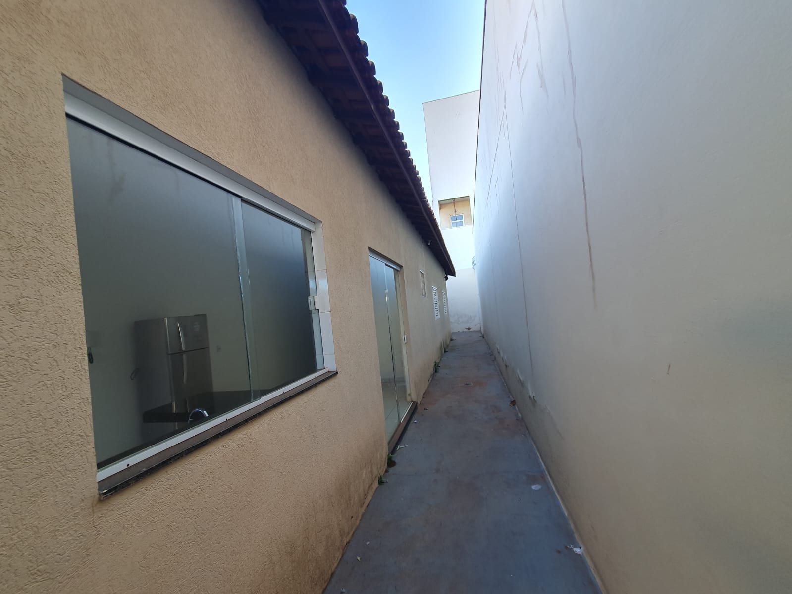 VENDE - CASA 02 QUARTOS - RESIDENCIAL BOM JARDIM - EM BRODOWSKI-SP.