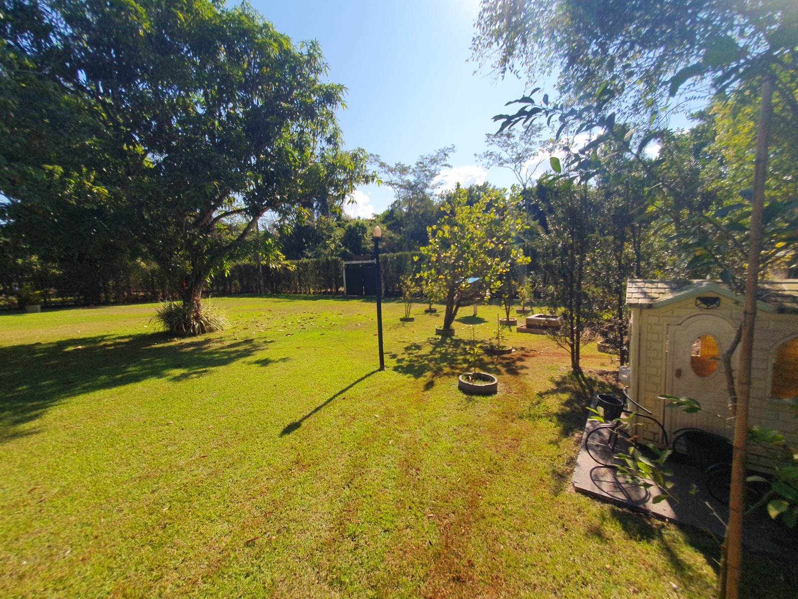 VENDE: RANCHO COMPLETO - BEIRA DO RIO PARDO - FAZENDA PAREDÃO -SERRANA-SP.