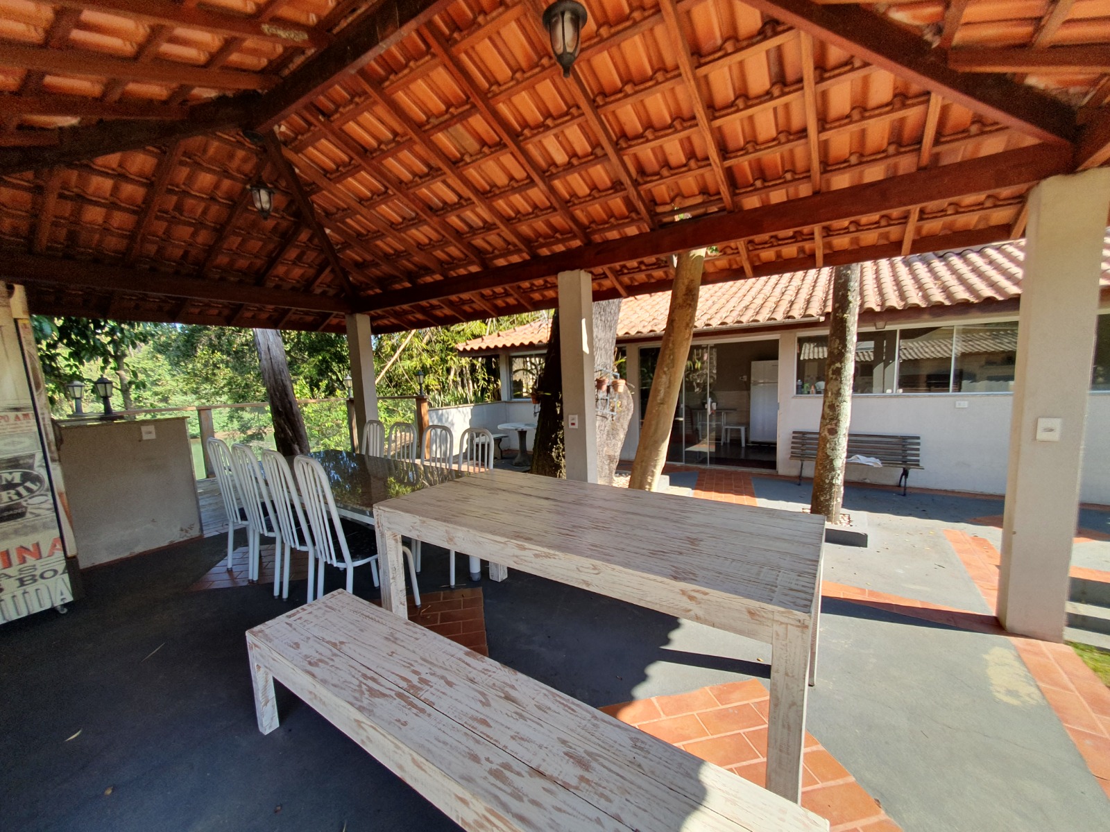 VENDE: RANCHO COMPLETO - BEIRA DO RIO PARDO - FAZENDA PAREDÃO -SERRANA-SP.