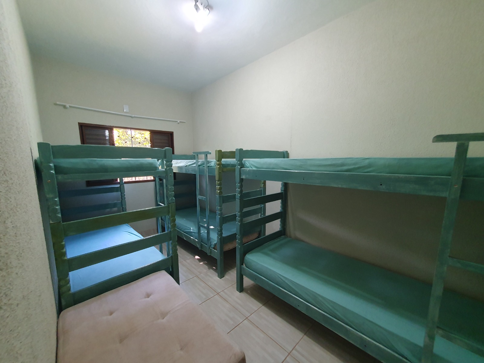 VENDE: RANCHO COMPLETO - BEIRA DO RIO PARDO - FAZENDA PAREDÃO -SERRANA-SP.