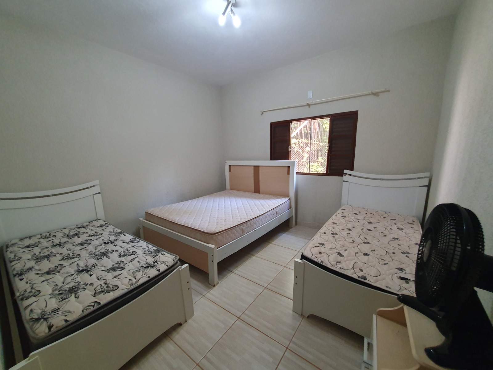 VENDE: RANCHO COMPLETO - BEIRA DO RIO PARDO - FAZENDA PAREDÃO -SERRANA-SP.