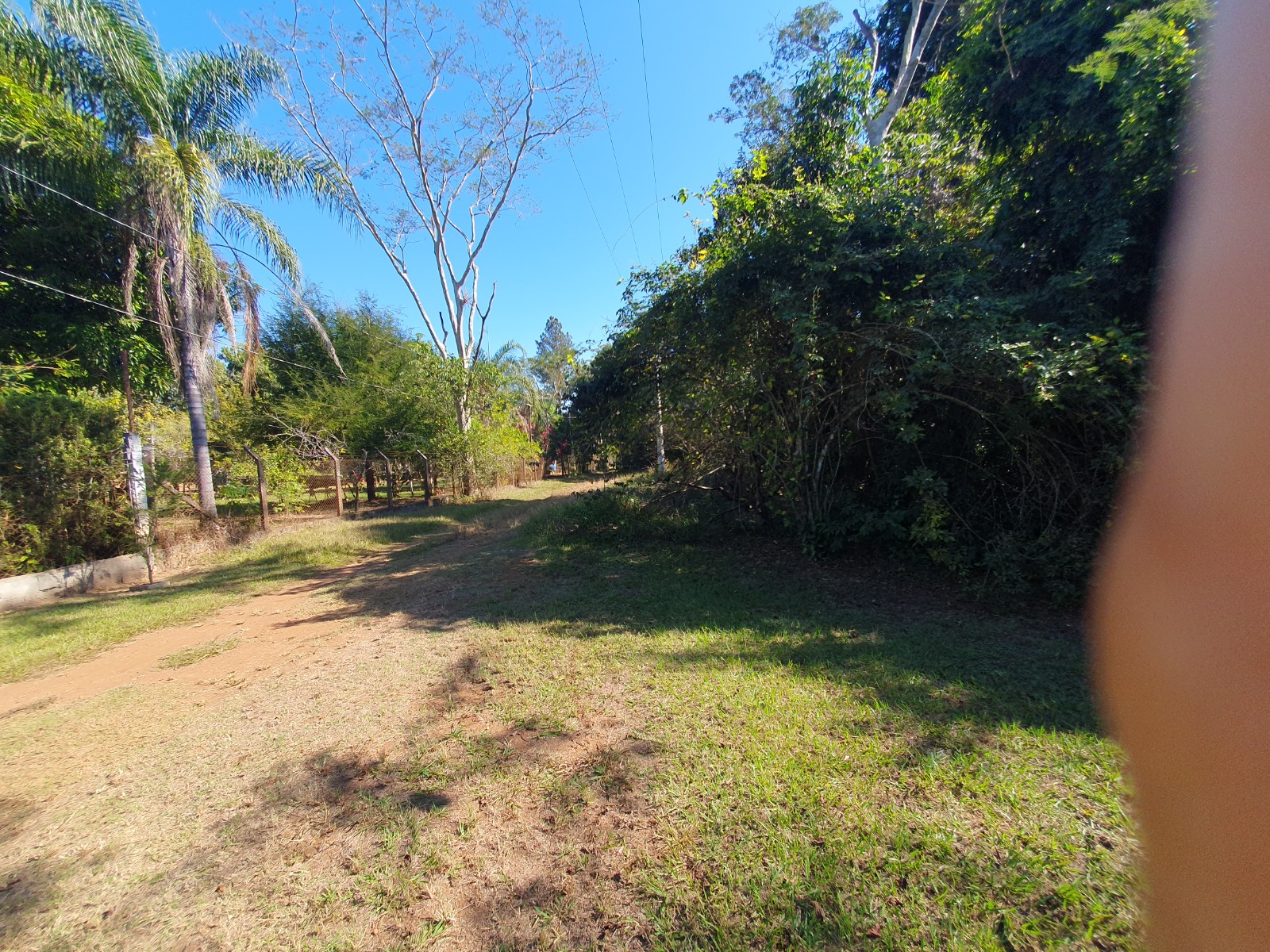 VENDE: RANCHO COMPLETO - BEIRA DO RIO PARDO - FAZENDA PAREDÃO -SERRANA-SP.