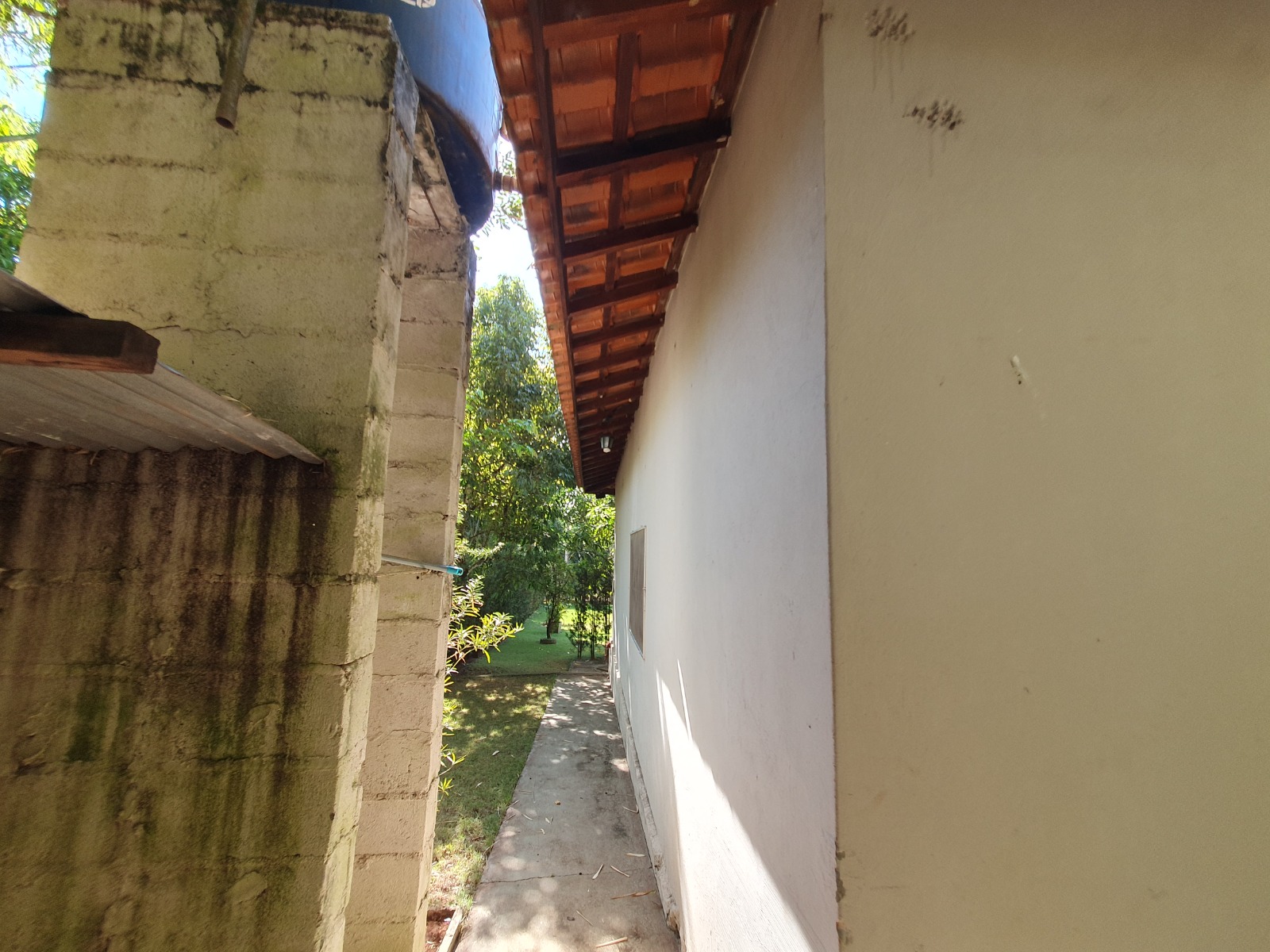 VENDE: RANCHO COMPLETO - BEIRA DO RIO PARDO - FAZENDA PAREDÃO -SERRANA-SP.