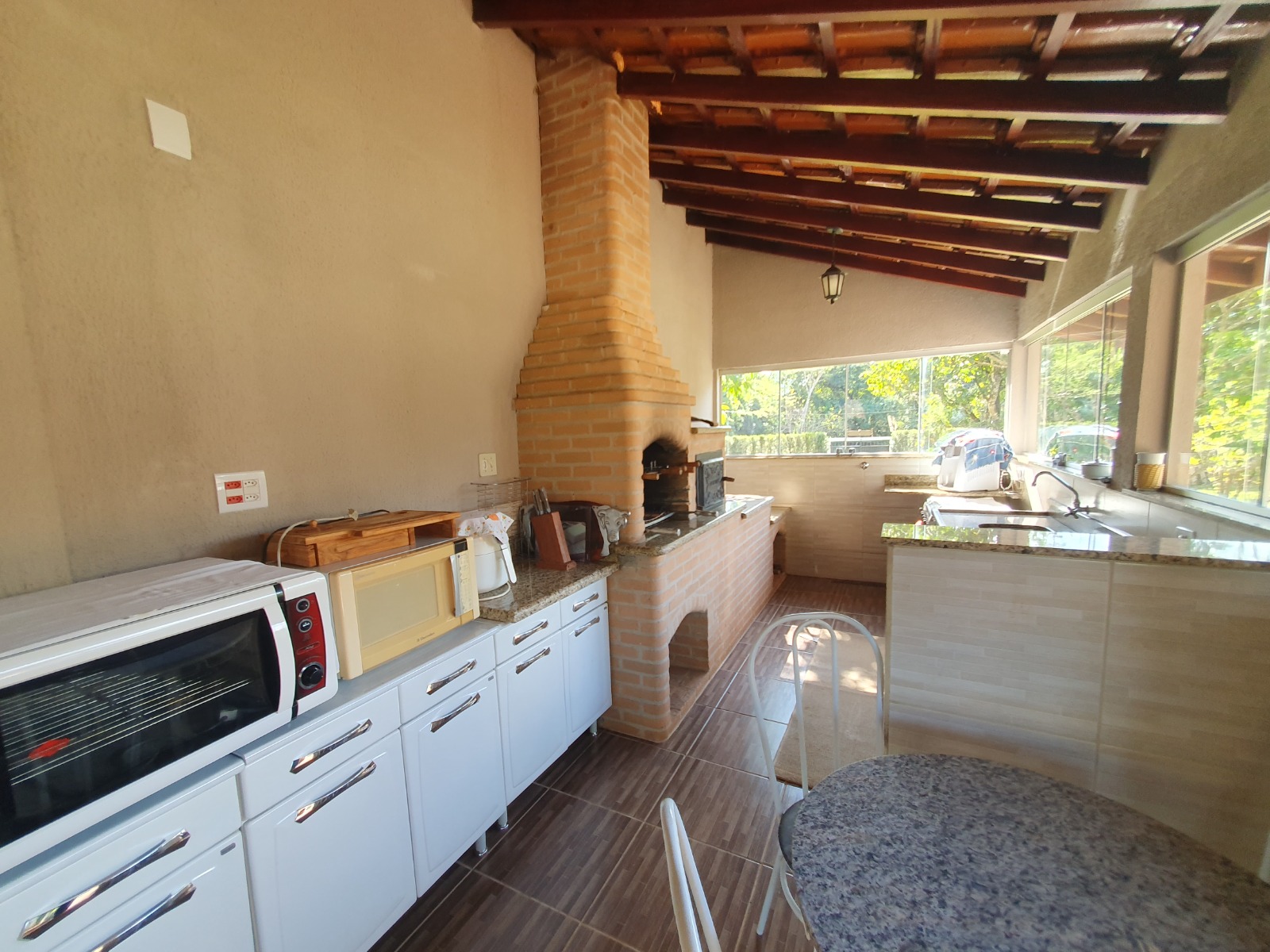 VENDE: RANCHO COMPLETO - BEIRA DO RIO PARDO - FAZENDA PAREDÃO -SERRANA-SP.