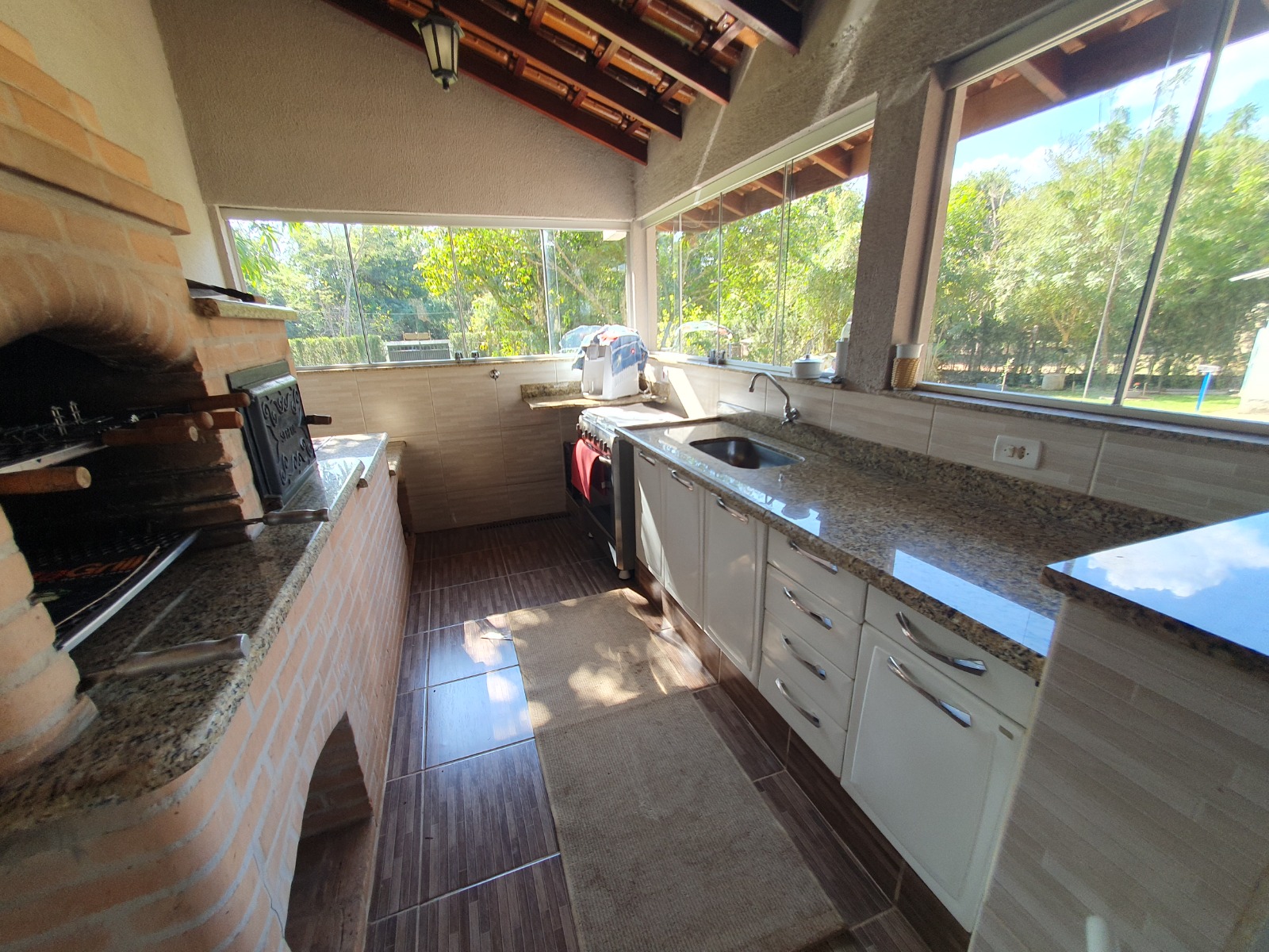 VENDE: RANCHO COMPLETO - BEIRA DO RIO PARDO - FAZENDA PAREDÃO -SERRANA-SP.