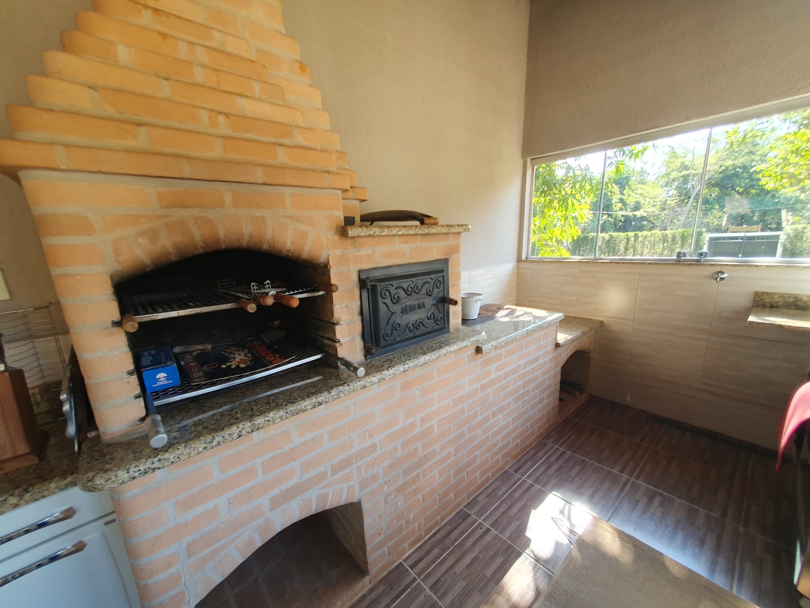 VENDE: RANCHO COMPLETO - BEIRA DO RIO PARDO - FAZENDA PAREDÃO -SERRANA-SP.