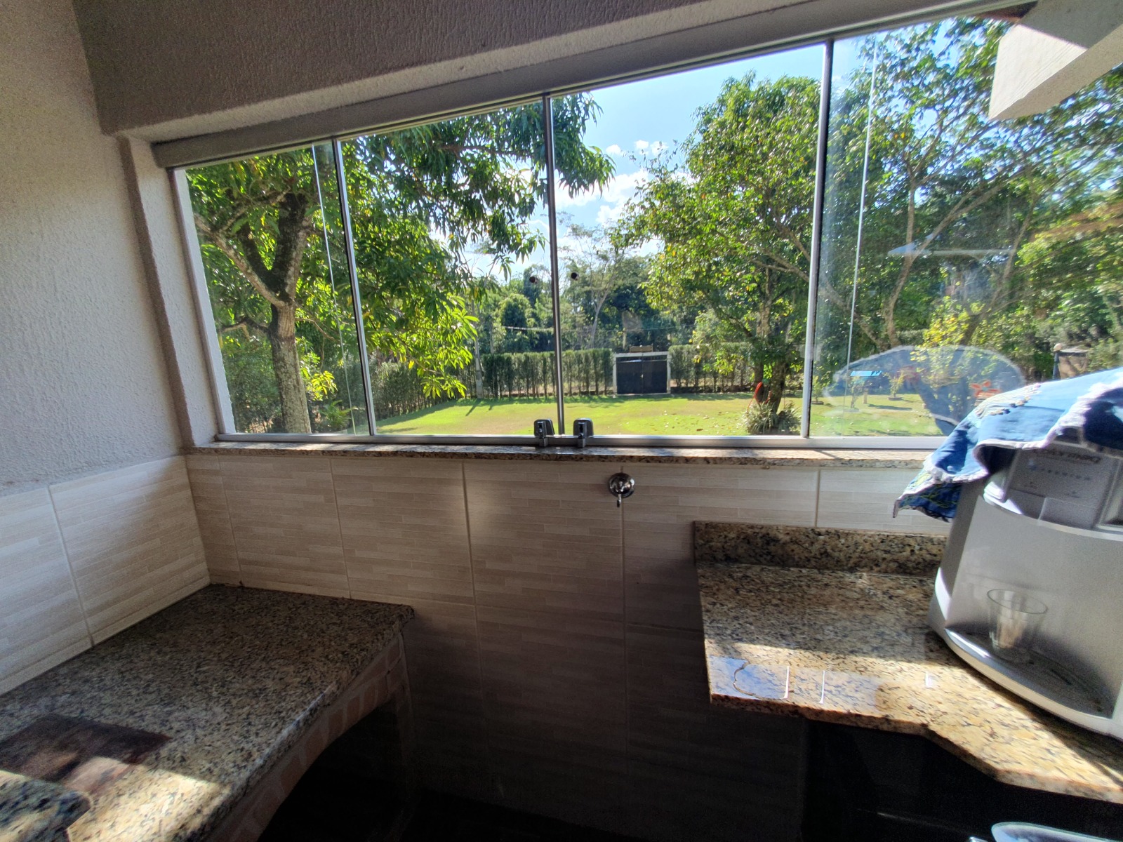 VENDE: RANCHO COMPLETO - BEIRA DO RIO PARDO - FAZENDA PAREDÃO -SERRANA-SP.