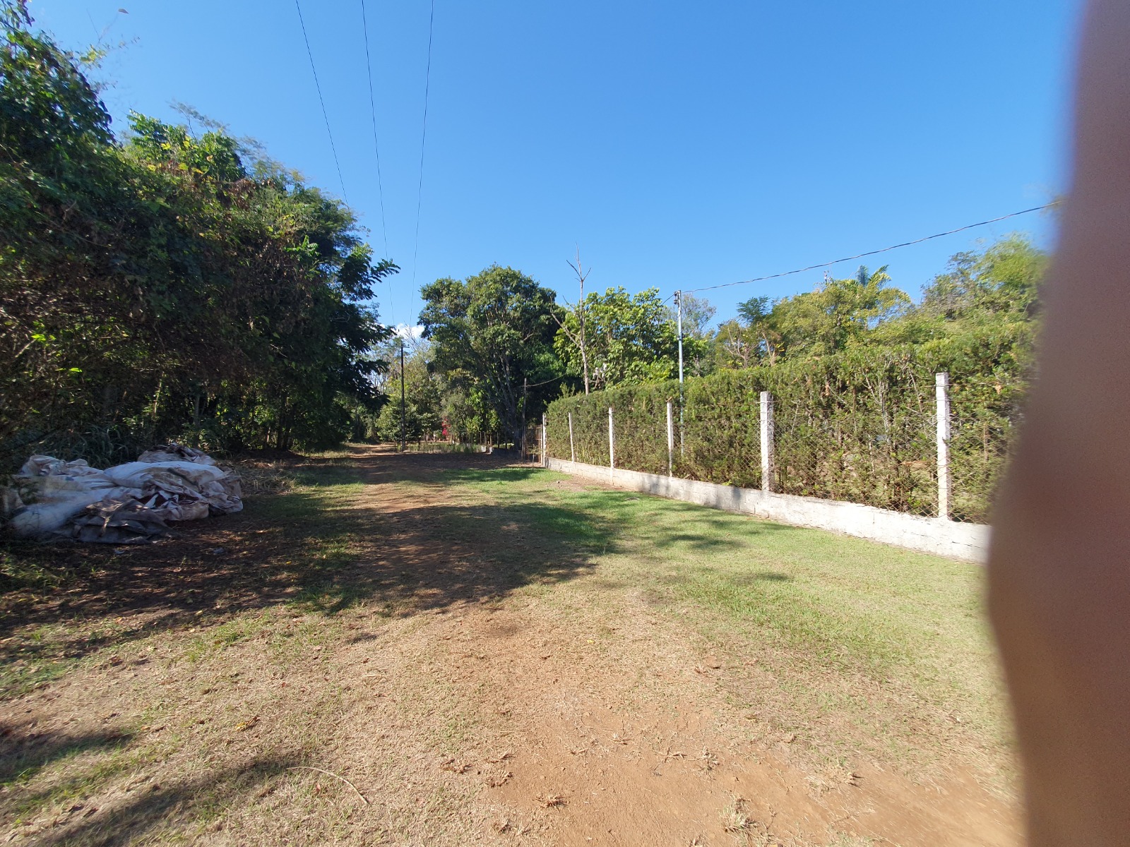 VENDE: RANCHO COMPLETO - BEIRA DO RIO PARDO - FAZENDA PAREDÃO -SERRANA-SP.